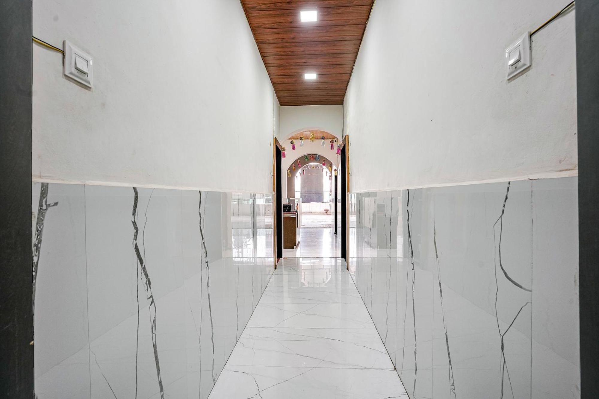 Fabexpress Sai Lodging I - Nr Nashik Railway Station 外观 照片